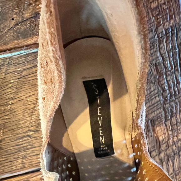 Perforated suede booties from Steven by Steve Madden - Picture 3 of 7
